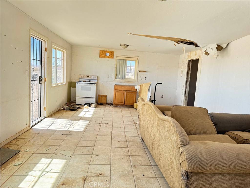 29 Palms, CA 92277,81118 Screech Owl RD