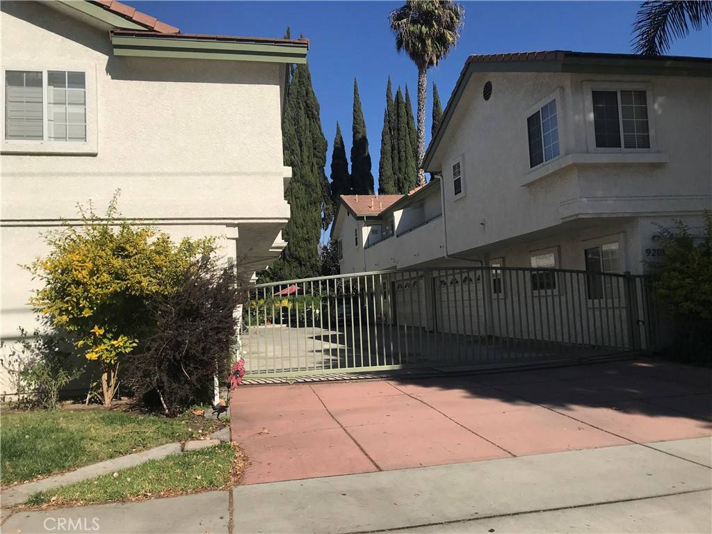 Downey, CA 90240,9201 Florence AVE #102