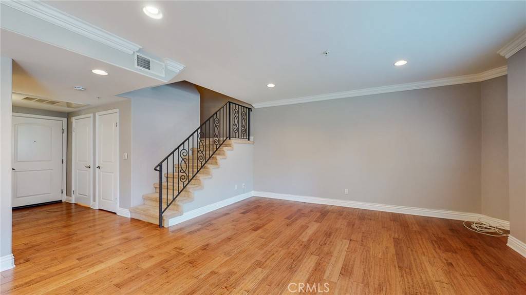 North Hollywood, CA 91602,11540 Moorpark ST #103