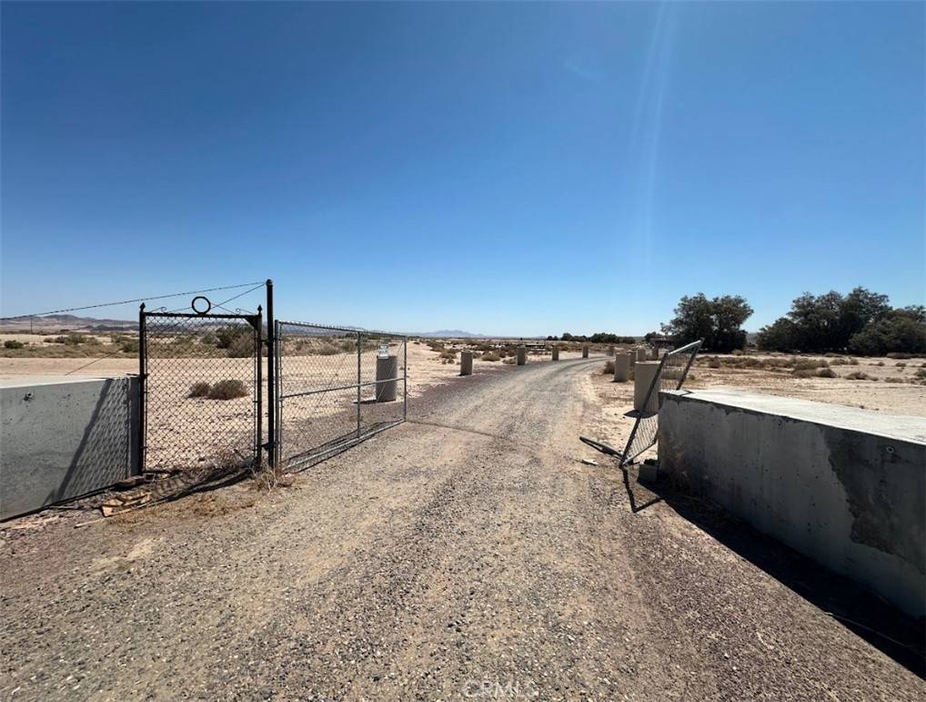 Newberry Springs, CA 92365,30453 Berry RD