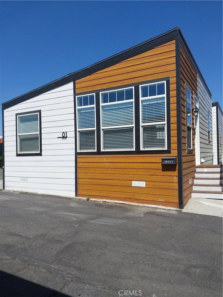 North Hollywood, CA 91605,8250 Lankershim BLVD #Pine 15