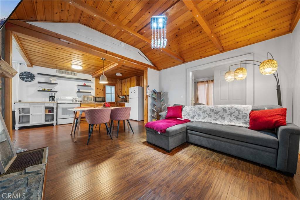 813 Lark TRL Big Bear Lake, CA 92315