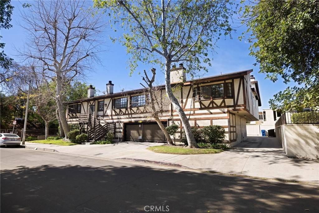 Valley Village, CA 91607,4633 Ben AVE #2