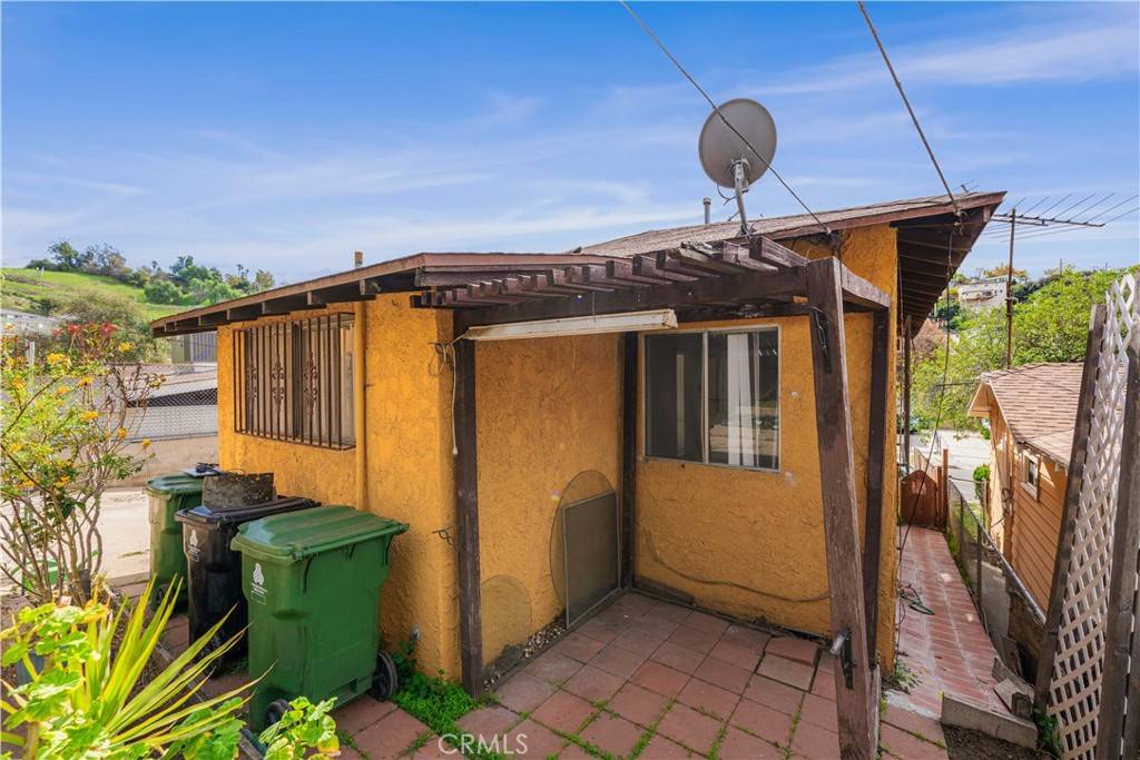 Los Angeles, CA 90032,2750 Ballard ST