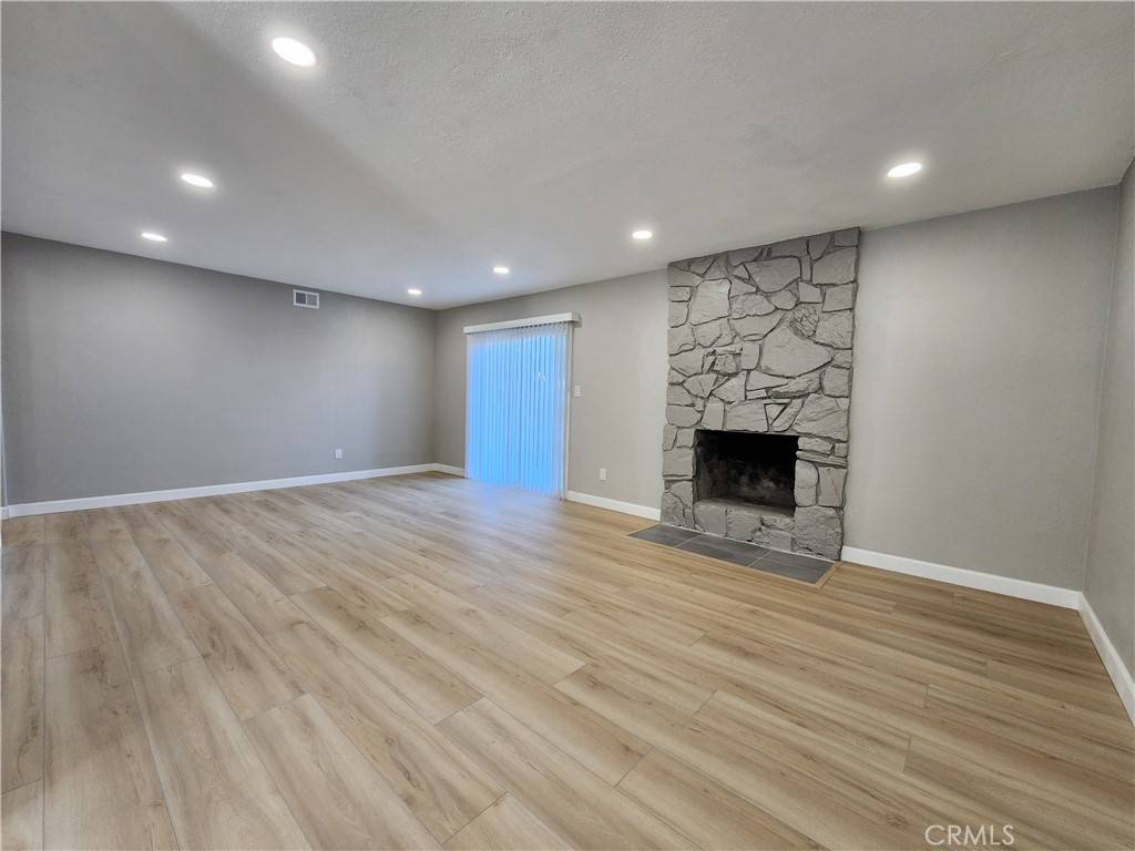 Azusa, CA 91702,733 W 1st ST