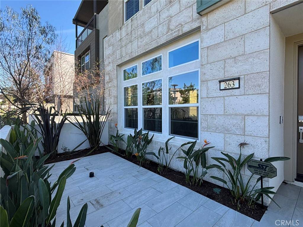 Irvine, CA 92618,263 Chorus