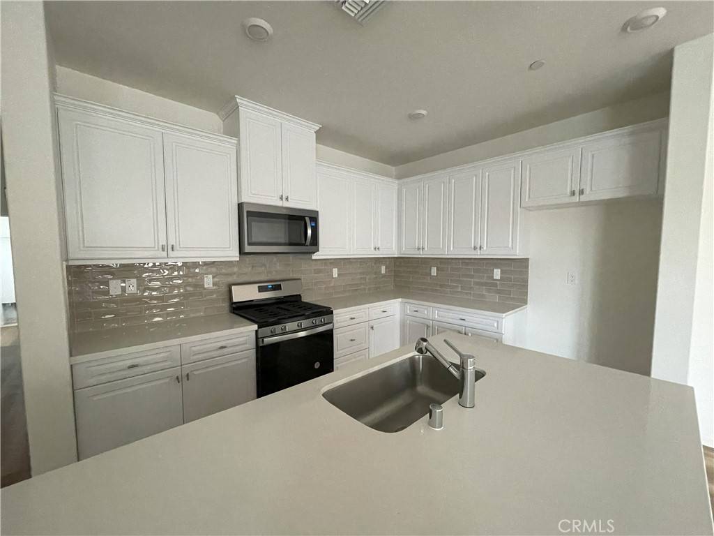 3908 E Coronado Privado ST Ontario, CA 91761