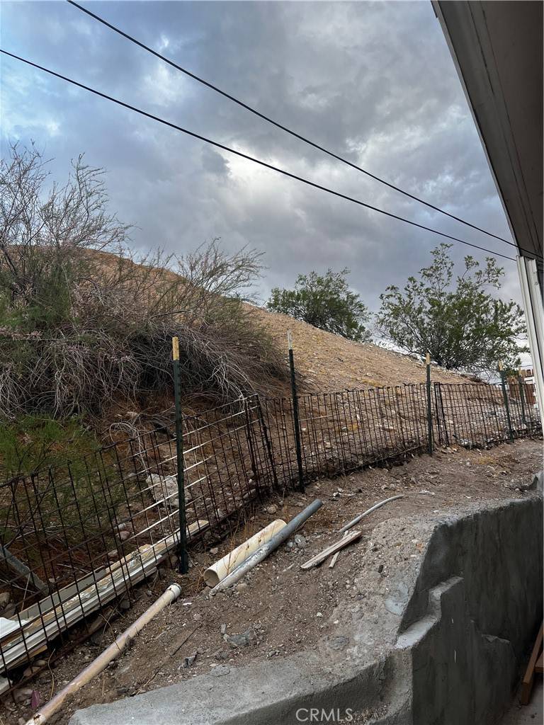 Needles, CA 92363,319 E ST