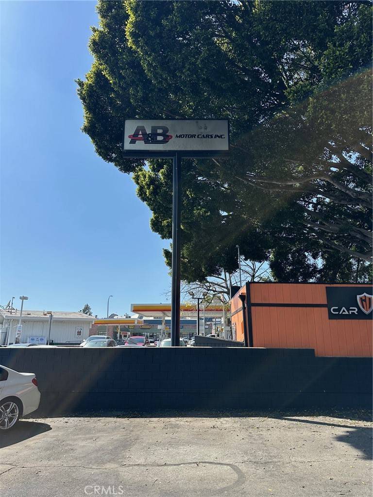 Pasadena, CA 91107,2748 E Colorado BLVD