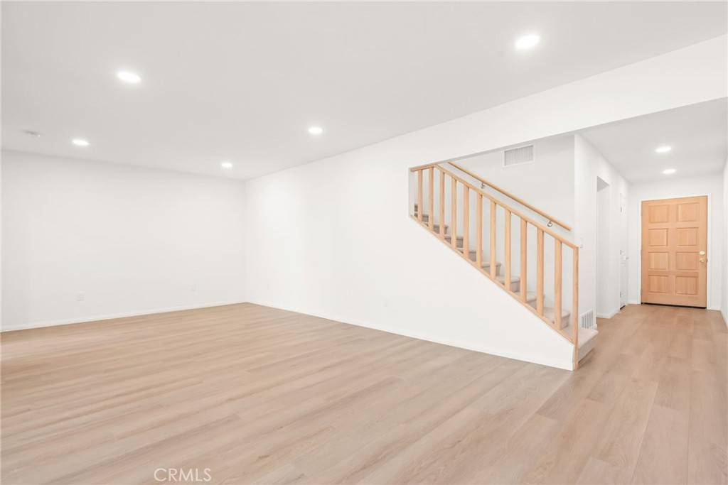Montebello, CA 90640,336 Ridge Terrace LN