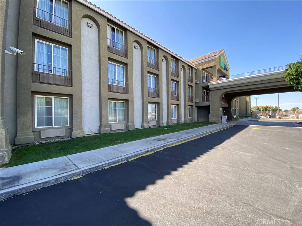 Lancaster, CA 93534,43719 17th ST W