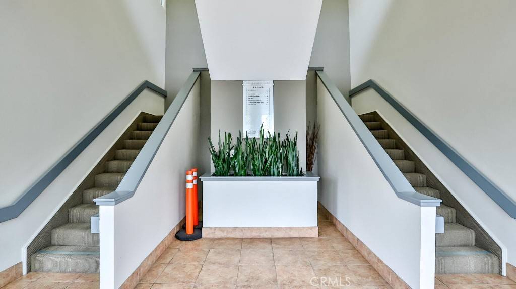 Costa Mesa, CA 92626,151 Kalmus DR #B250