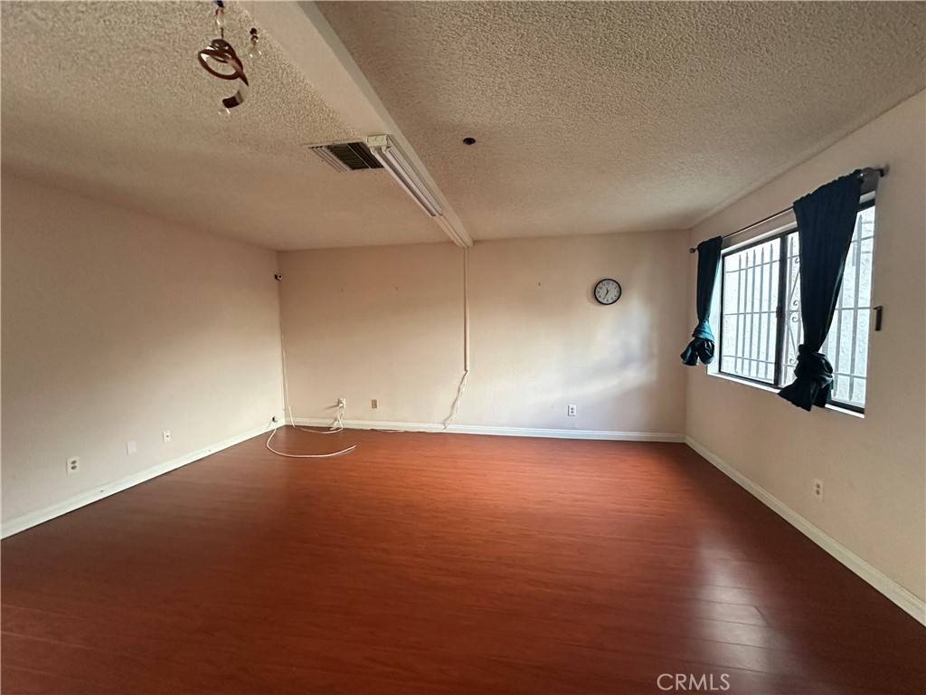 El Monte, CA 91732,3693 Durfee AVE