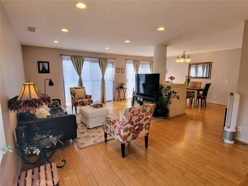 Alhambra, CA 91801,100 N Electric AVE #5