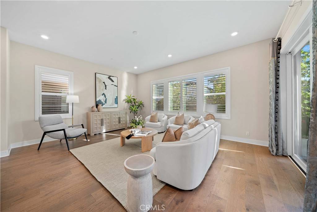73 Pelican LN Irvine, CA 92618