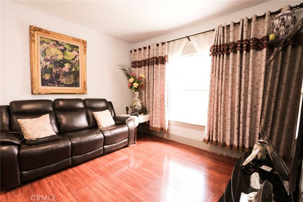 Pomona, CA 91766,688 E 11th ST