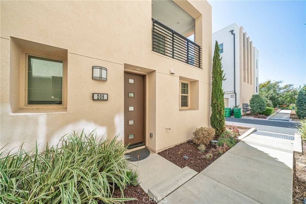 Irvine, CA 92618,208 Harringay