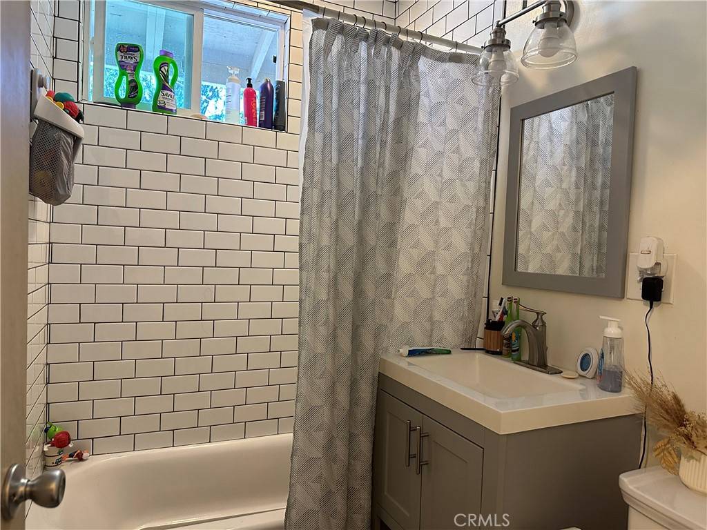 Azusa, CA 91702,521 E 6th ST