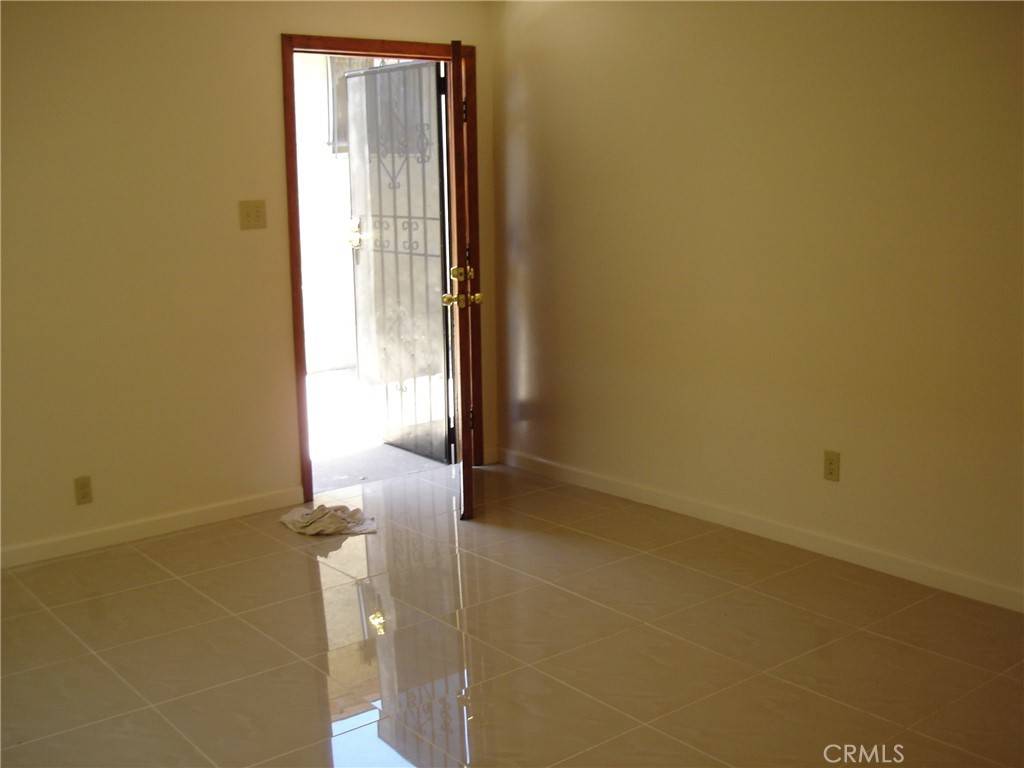 El Monte, CA 91732,2439 FLORADALE AVE