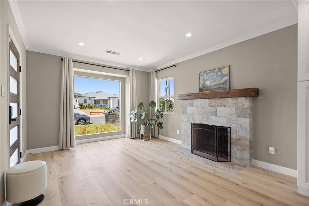Los Angeles, CA 90045,8112 Airlane AVE