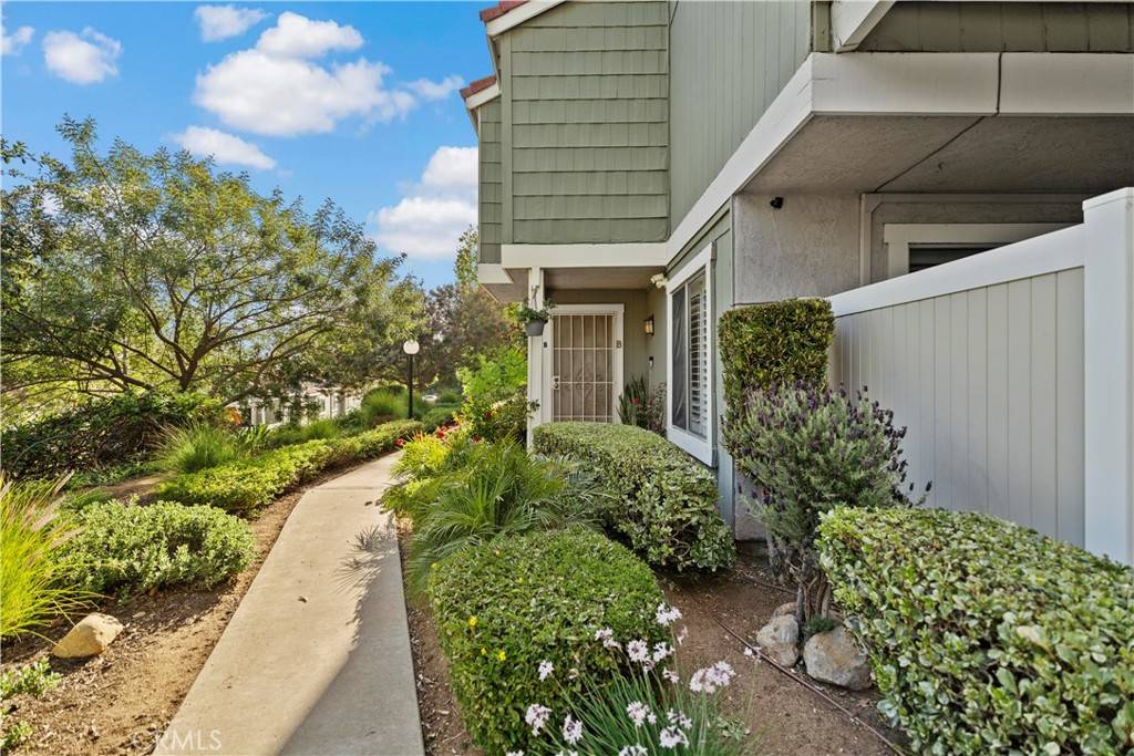 Diamond Bar, CA 91765,660 Golden Springs DR #B