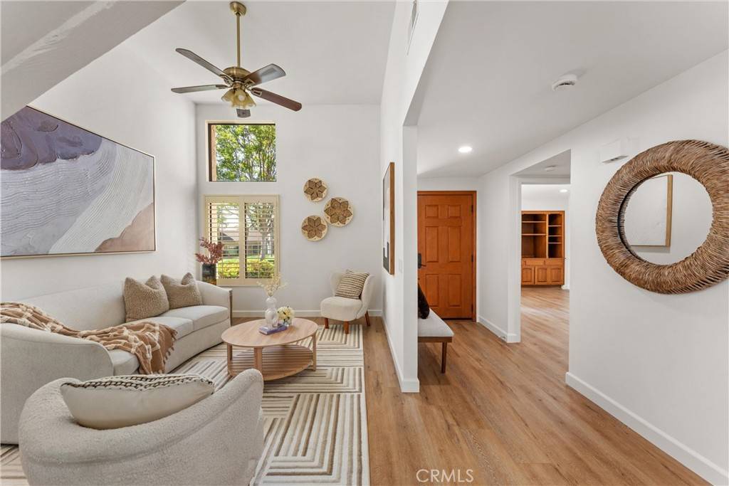Fullerton, CA 92835,613 Murfield CT