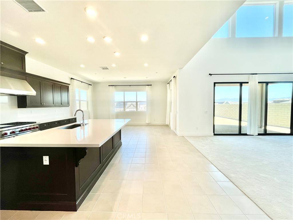 Valencia, CA 91381,27511 Elderberry DR