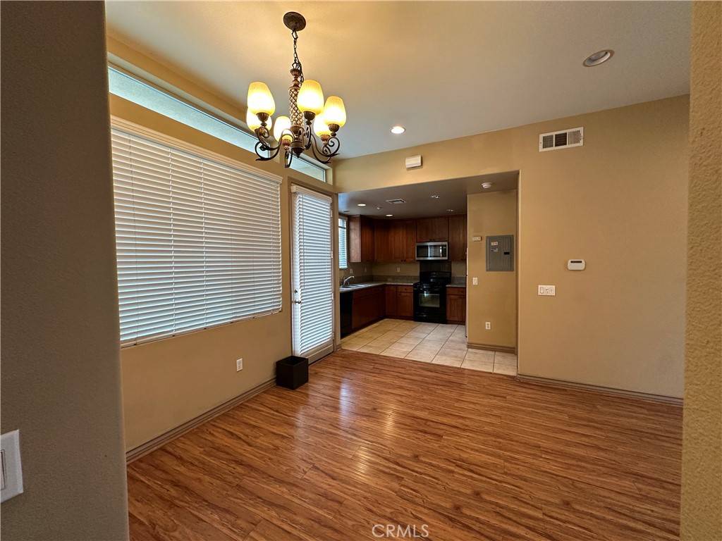 Pasadena, CA 91107,41 N Oak Ave #3