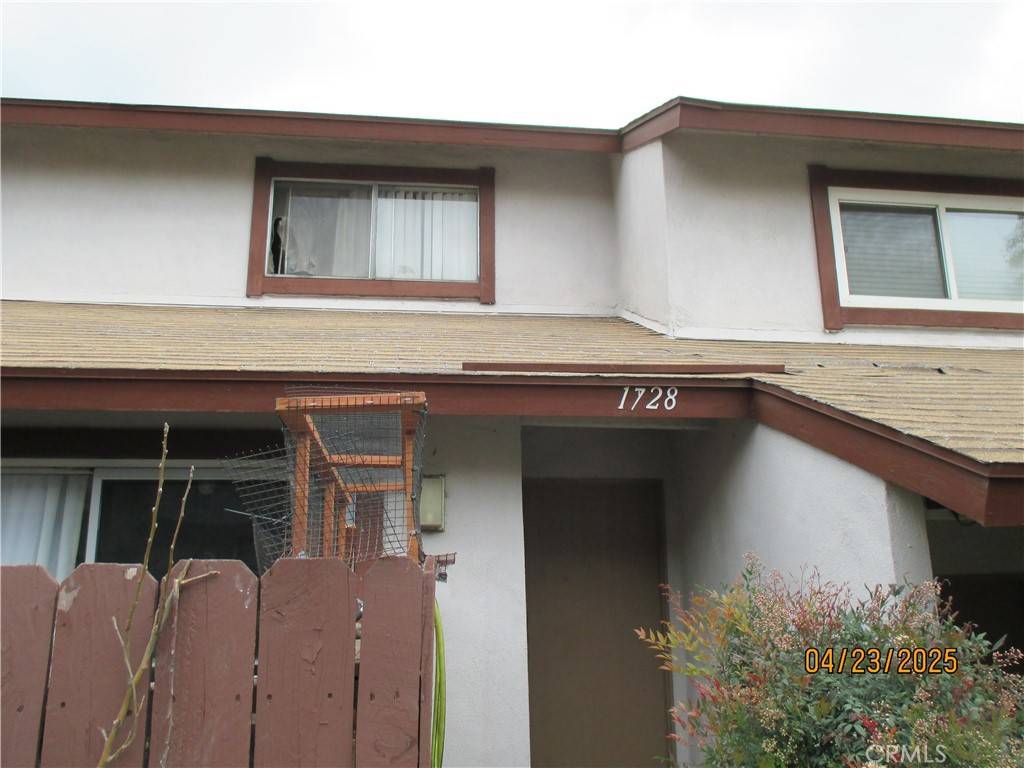 Montebello, CA 90640,1728 Bradbury DR