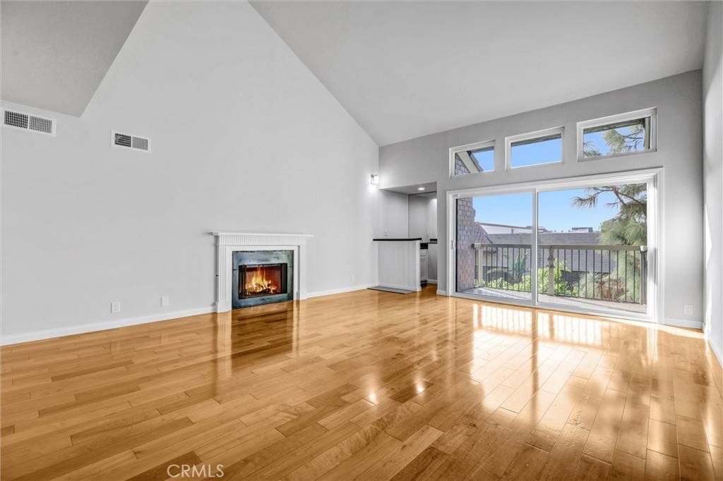 Tarzana, CA 91356,18324 Clark ST #315
