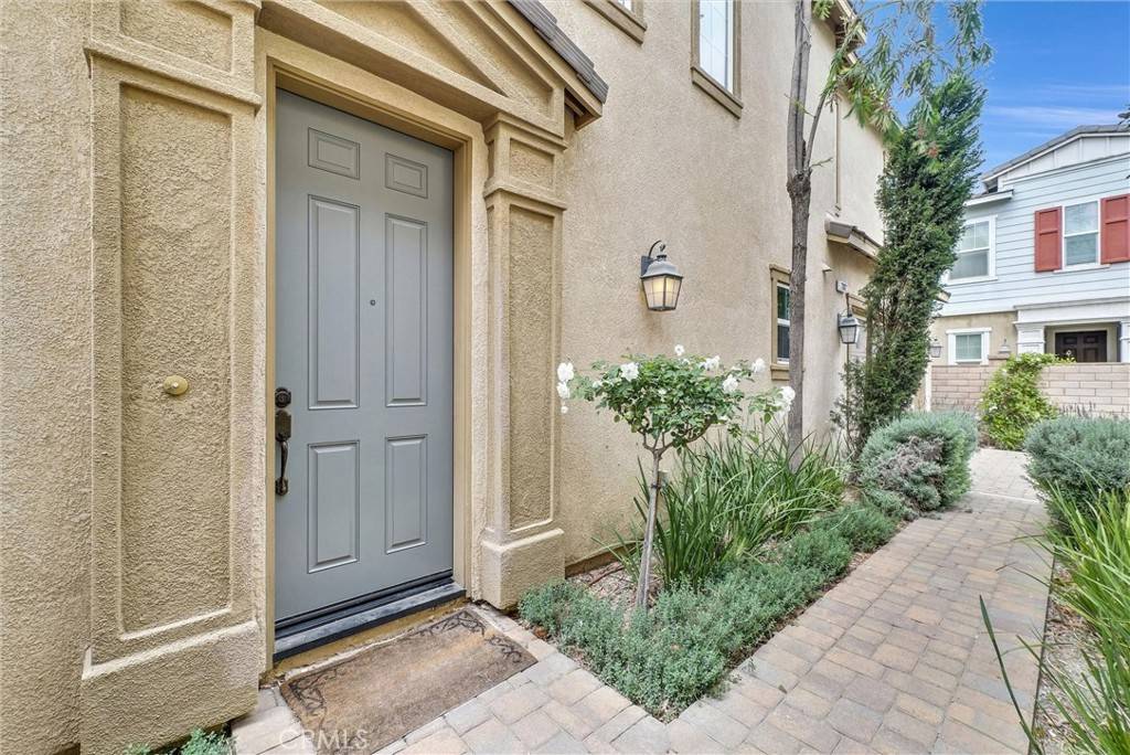 Ontario, CA 91764,2882 E Via Terrano