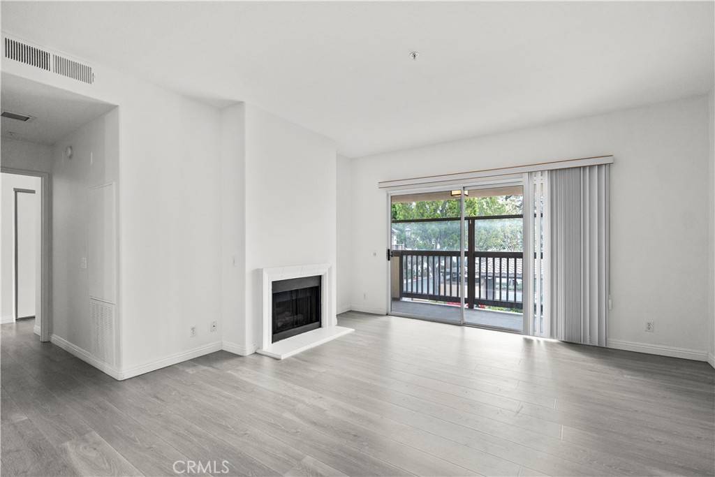 Tustin, CA 92782,2960 Champion WAY #2706