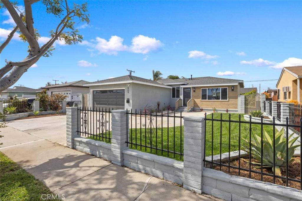 Compton, CA 90220,909 W 156th ST