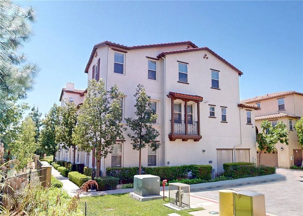 Azusa, CA 91702,833 E Cassia LN #D
