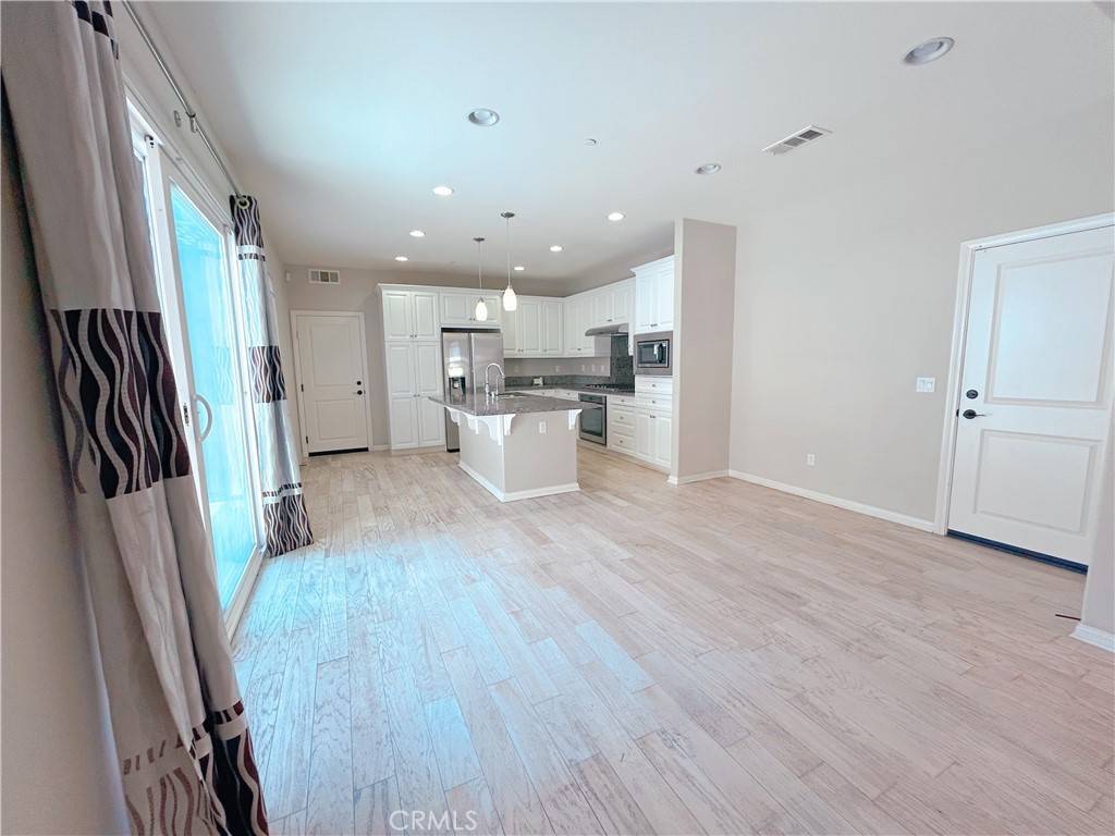 Upland, CA 91786,352 Golden Bear LN