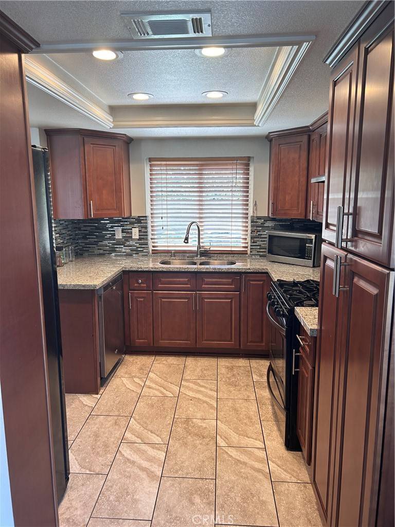 Fontana, CA 92336,16045 Jackson DR