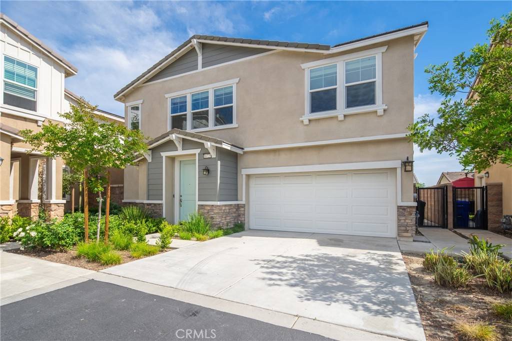 Fontana, CA 92336,16725 Petrus LN