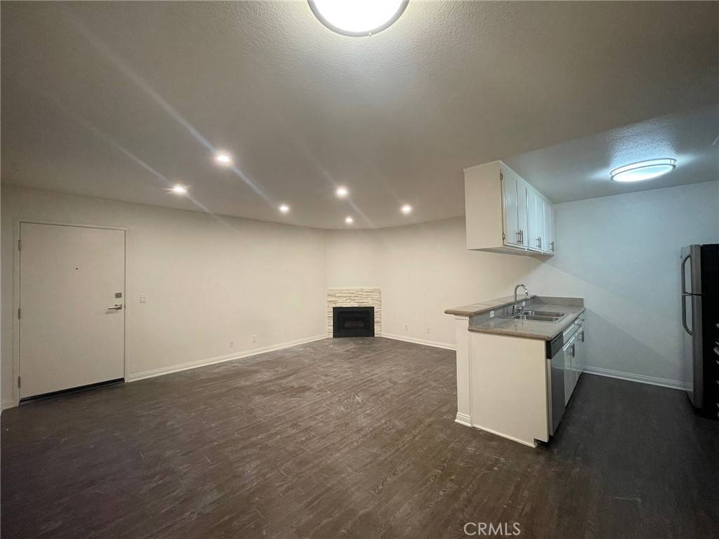 Valley Village, CA 91607,5400 Radford AVE #23
