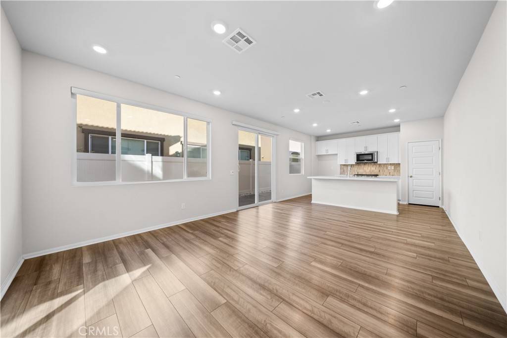 Ontario, CA 91761,656 E Madeleine Privado