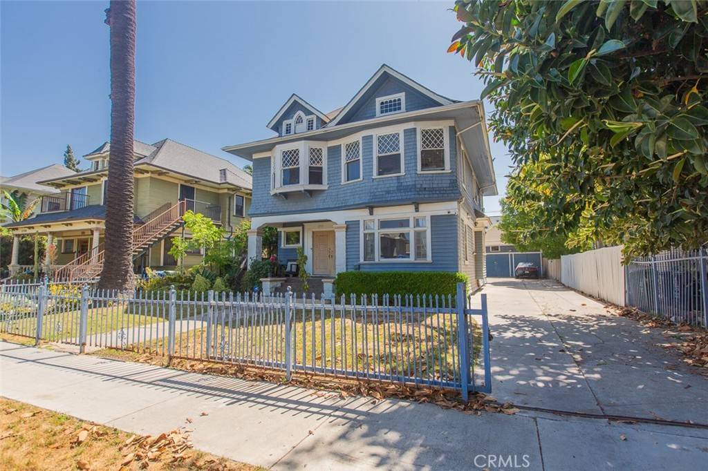 Los Angeles, CA 90007,2712 Kenwood AVE