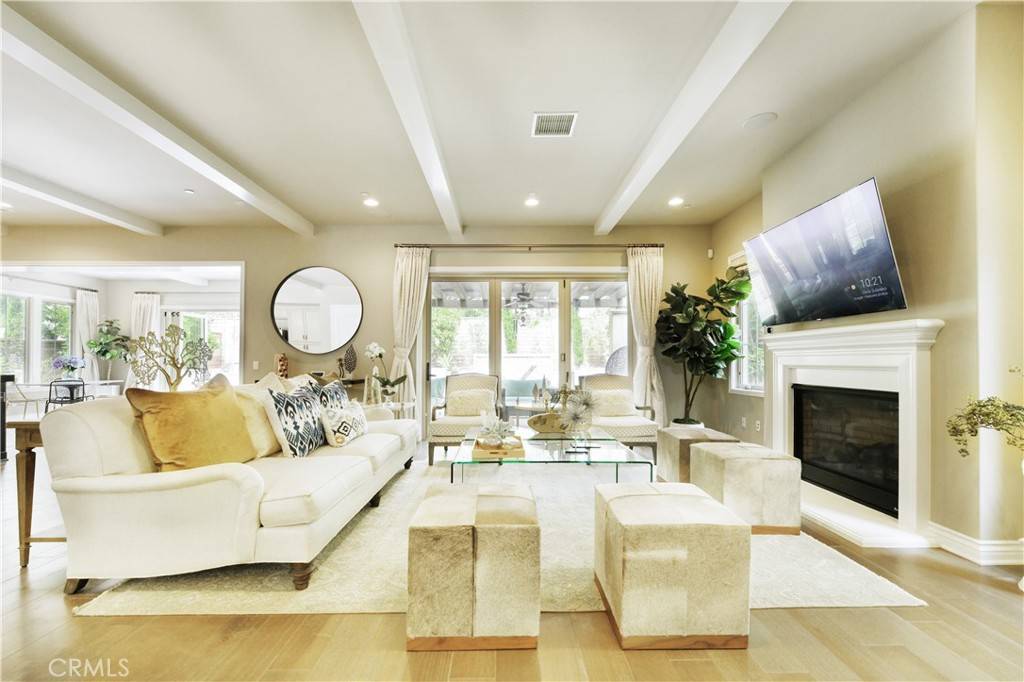 46 Shadybend Irvine, CA 92602