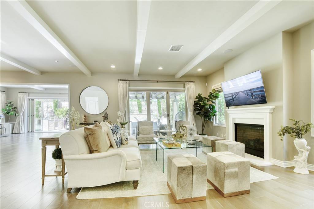 46 Shadybend Irvine, CA 92602