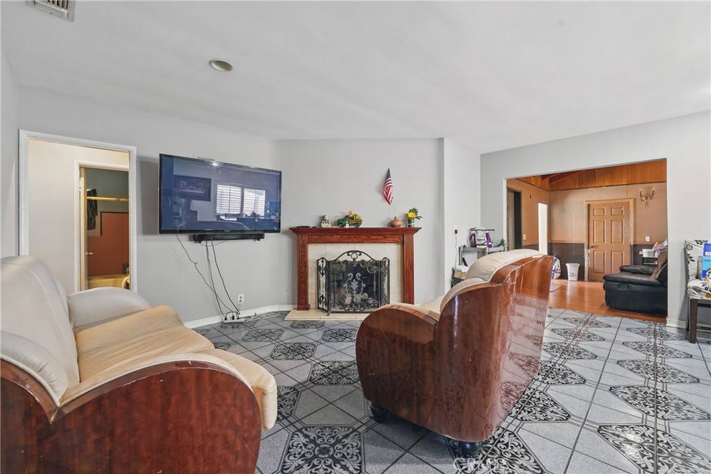 Sylmar, CA 91342,14276 Aztec ST