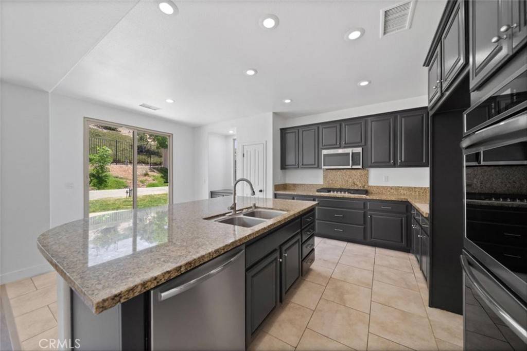 Lake Elsinore, CA 92532,34090 Lady Fern CT