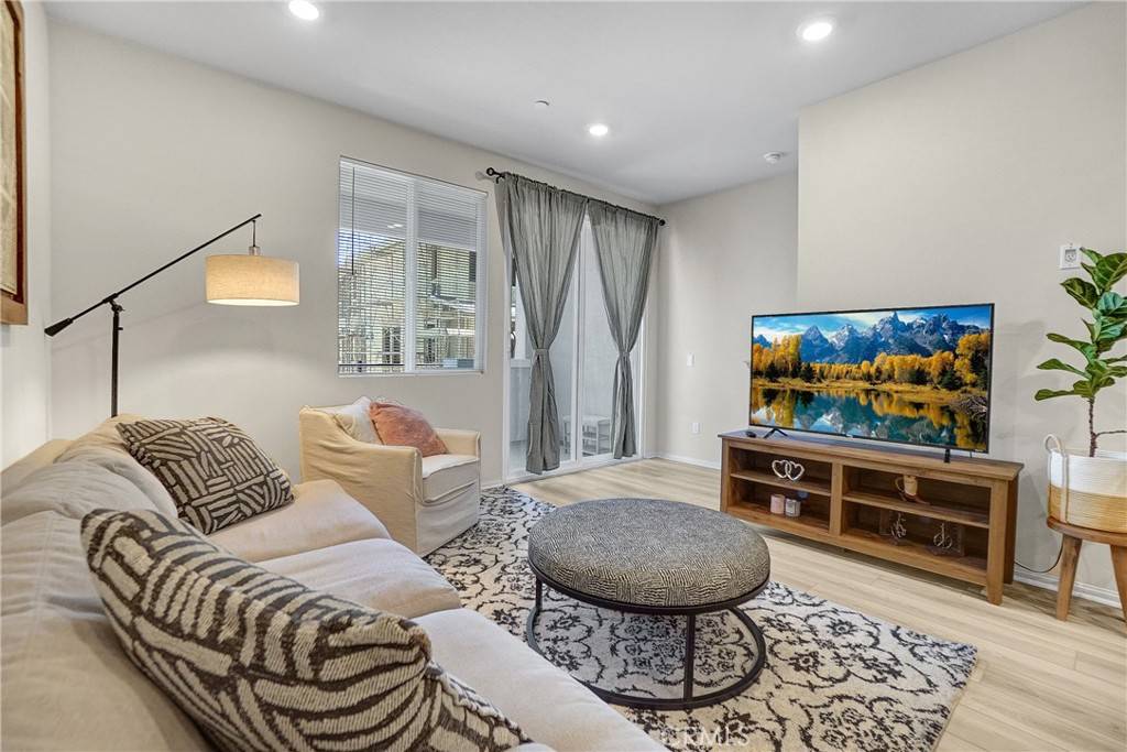West Covina, CA 91790,288 Lockhart WAY