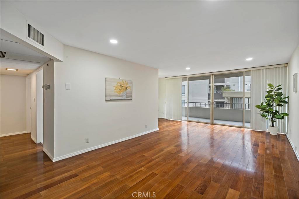 Los Angeles, CA 90024,1300 Midvale AVE #308