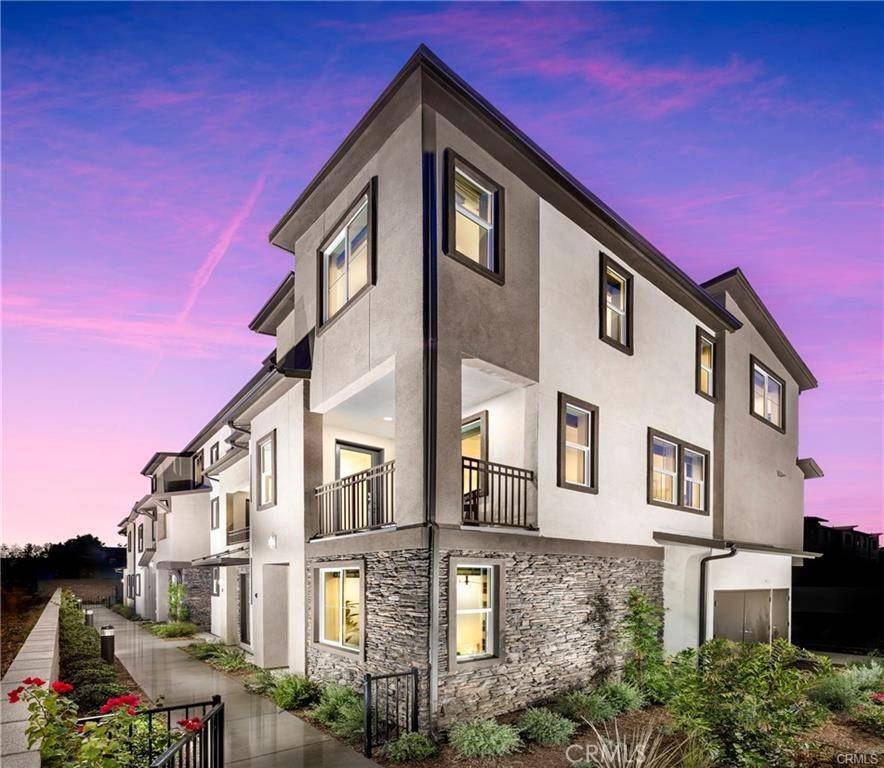 Santa Fe Springs, CA 90670,11741 FLORENCE #4