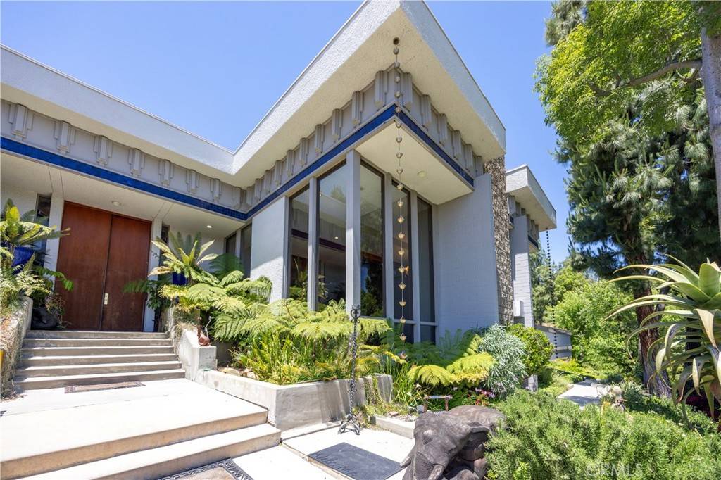 Diamond Bar, CA 91765,23615 Falcons View DR