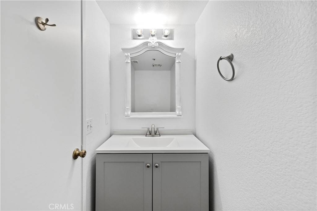 Fontana, CA 92337,14332 Praderas DR