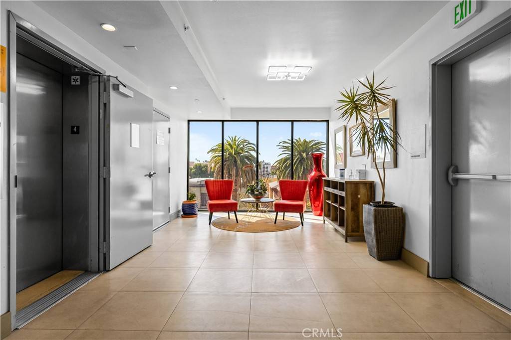 Los Angeles, CA 90005,2939 Leeward AVE #415